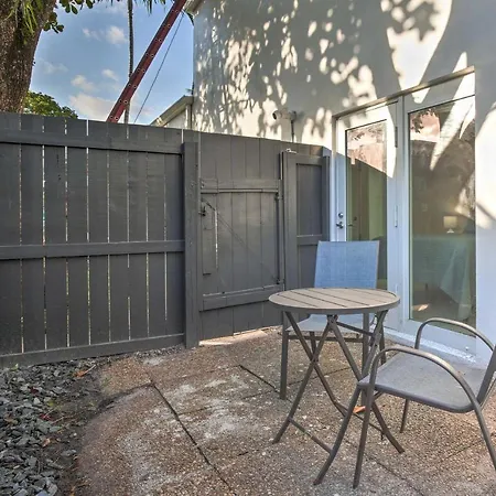 Canal-Front Condo Walk To Downtown Ft Lauderdale!